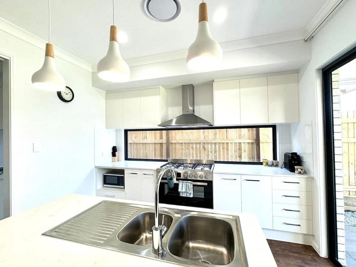 Charming 4Bdr Holiday Home In Heathwood Doolandella