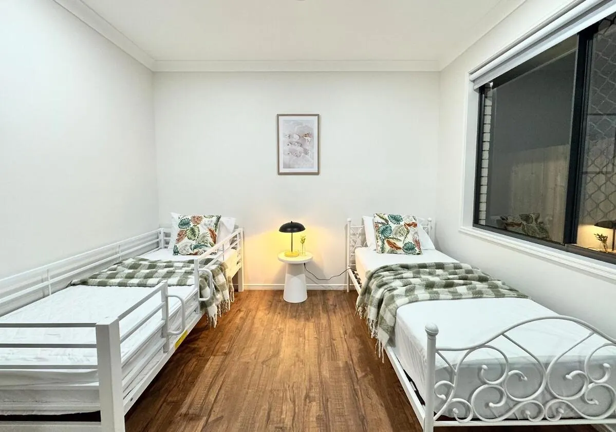 Charming 4Bdr Holiday Home In Heathwood Doolandella Australia