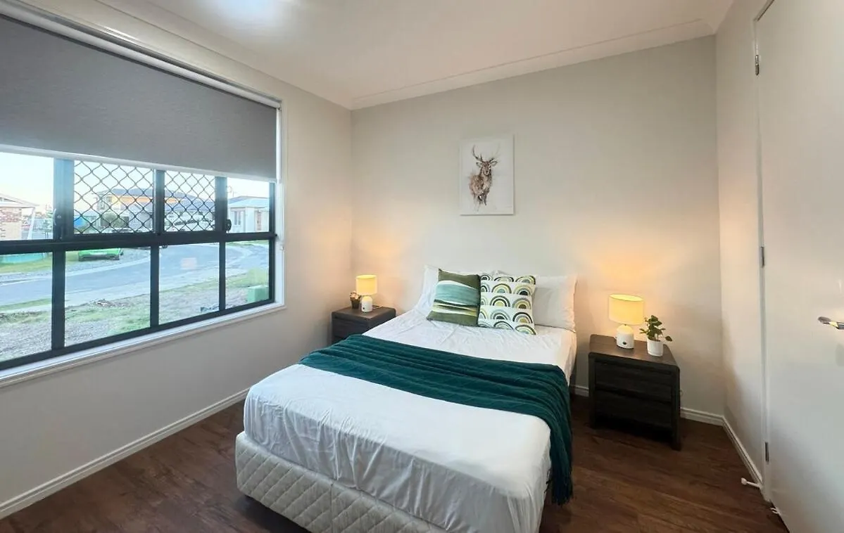 Charming 4Bdr Holiday Home In Heathwood Doolandella