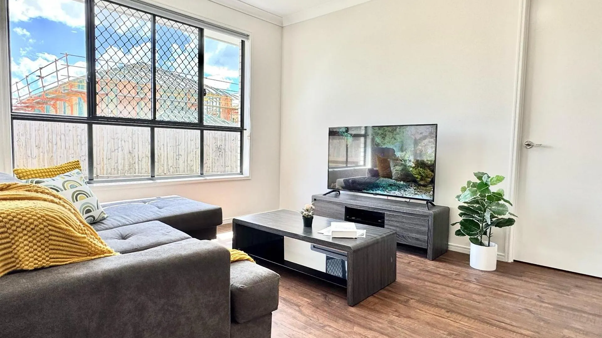 Charming 4Bdr Holiday Home In Heathwood Doolandella