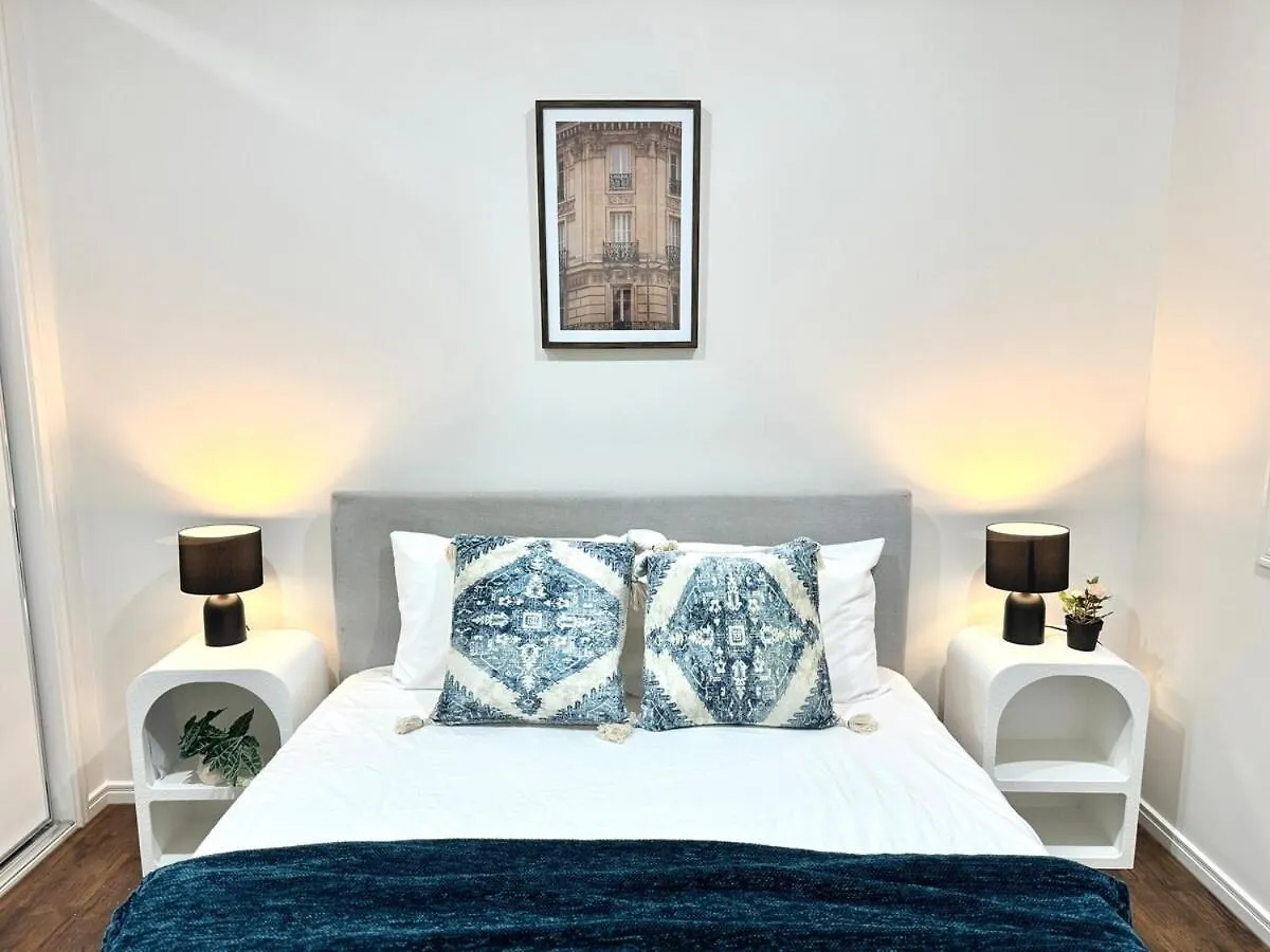 Charming 4Bdr Holiday Home In Heathwood Doolandella 0*,  Australia